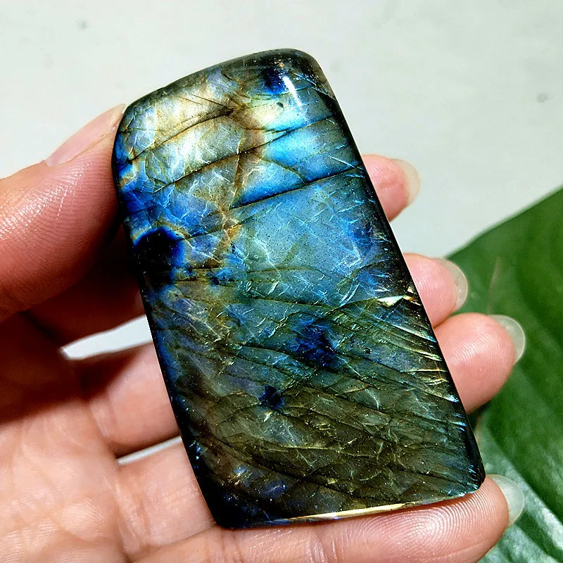 Small  Natural Stone Blue Labradorite Crystal Freeform Witchcraft Meditation Energy Feng Shui Crystal Room Decor