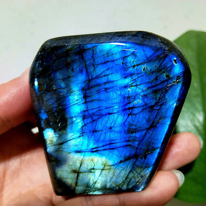 Small  Natural Stone Blue Labradorite Crystal Freeform Witchcraft Meditation Energy Feng Shui Crystal Room Decor